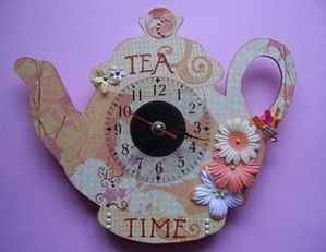 Часы в форме чайника из бумаги 